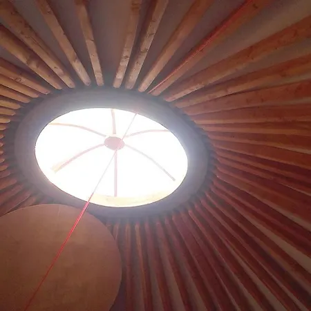 Yourte De Luxe Contemporaine *