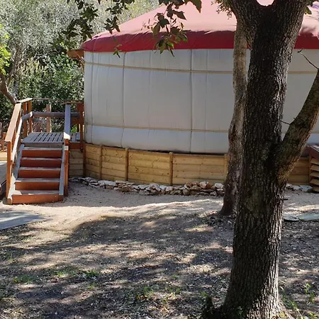 Glamping Yourte De Luxe Contemporaine