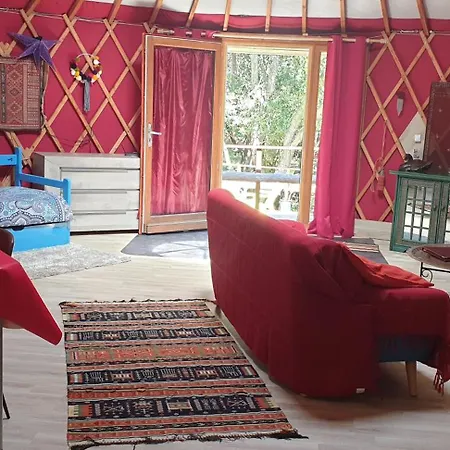 Glamping Yourte De Luxe Contemporaine