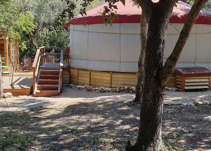 Glamping Yourte De Luxe Contemporaine