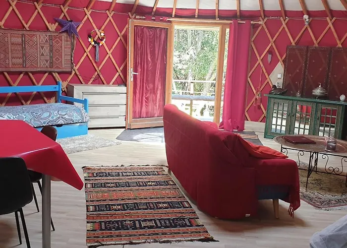 Luxury tent Yourte De Luxe Contemporaine